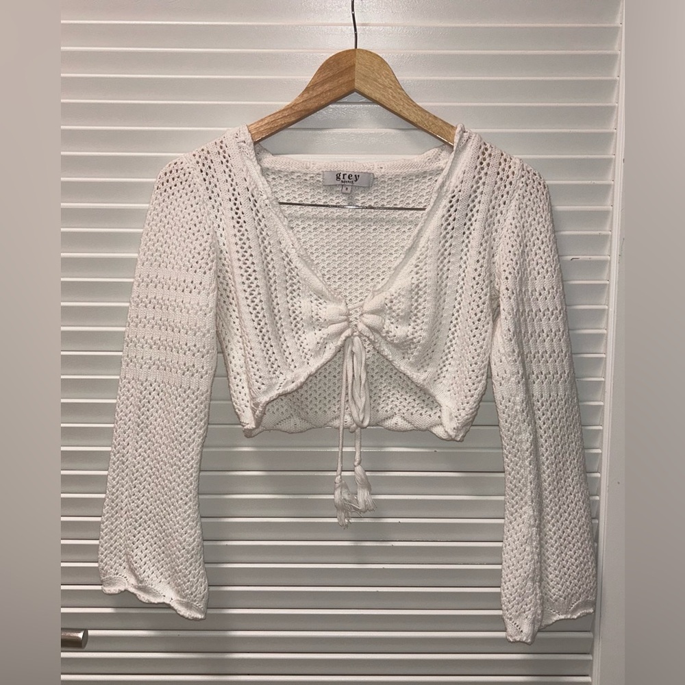Elegant White Knit Crop Top with Tie-Front